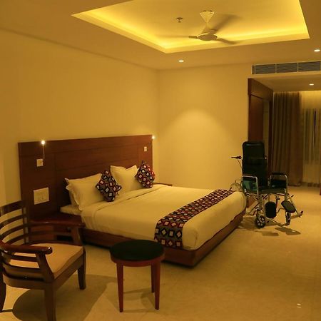 Hotel Victoria International Kattappana Экстерьер фото